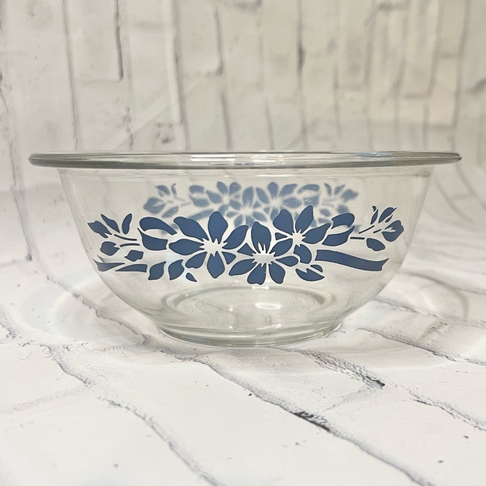 Pyrex Corning NY USA glass mixing bowl blue ribbons and flowers pattern - Picture 2 of 7